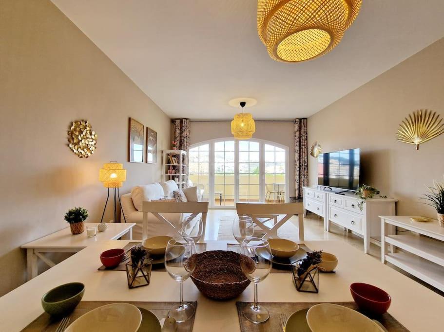 Апартаменти Royal Golf View: 2Br, Pools & Ac Sitio de Calahonda Екстер'єр фото
