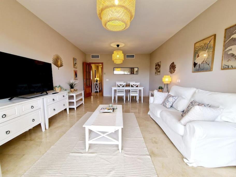 Апартаменти Royal Golf View: 2Br, Pools & Ac Sitio de Calahonda Екстер'єр фото