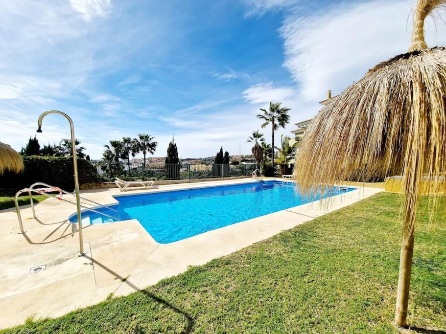 Апартаменти Royal Golf View: 2Br, Pools & Ac Sitio de Calahonda Екстер'єр фото