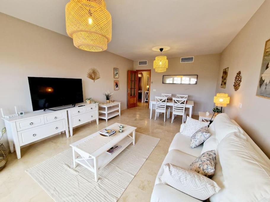 Апартаменти Royal Golf View: 2Br, Pools & Ac Sitio de Calahonda Екстер'єр фото