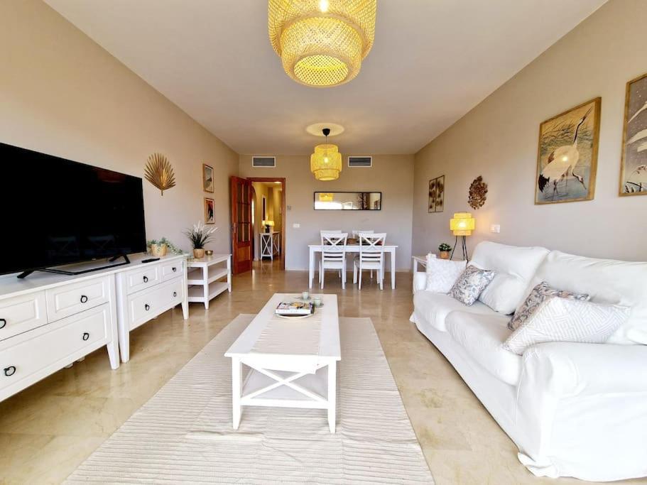 Апартаменти Royal Golf View: 2Br, Pools & Ac Sitio de Calahonda Екстер'єр фото